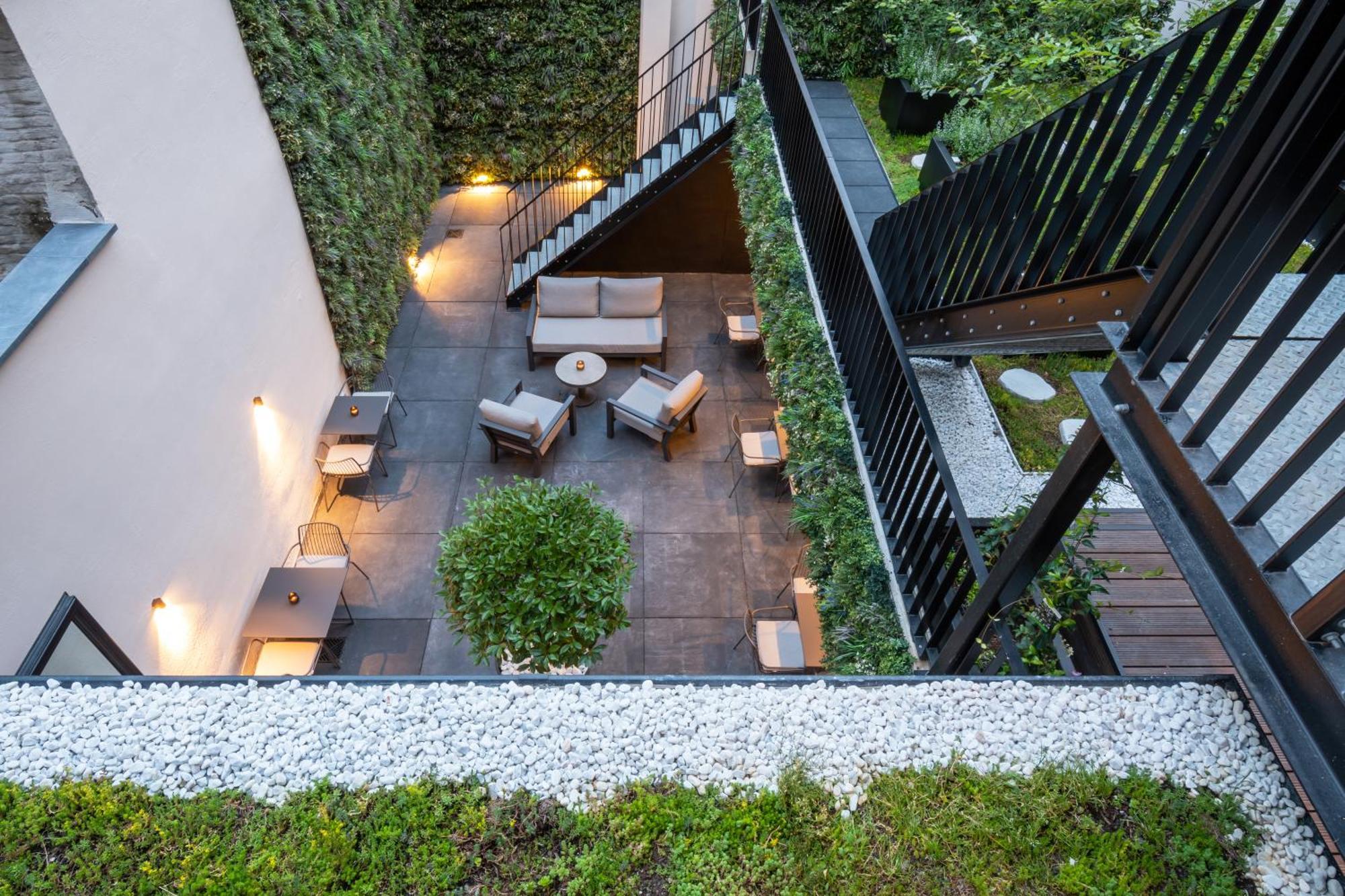 Hotel One Two Four - & 4*