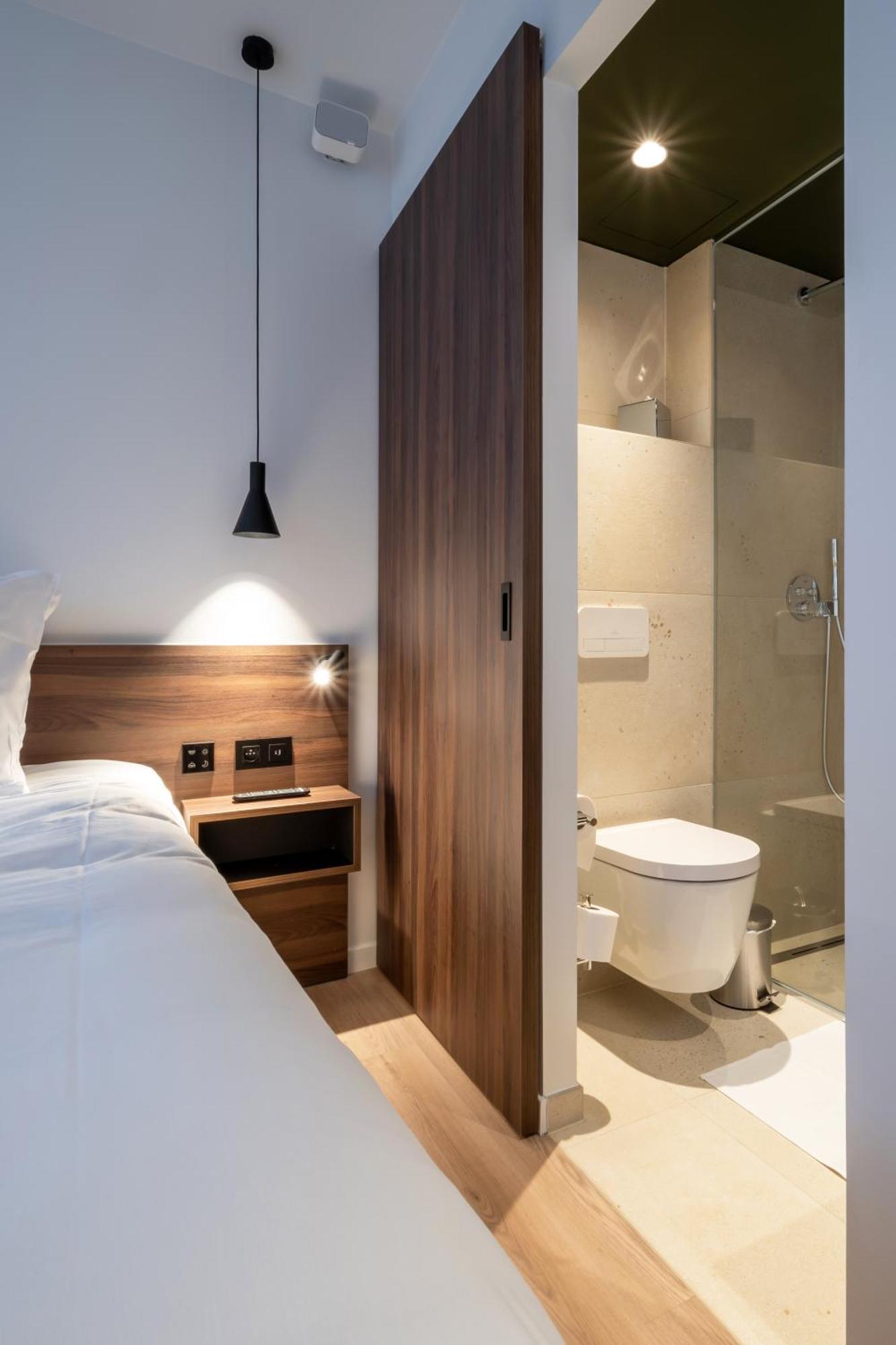 One Two Four - & Hotel 4*